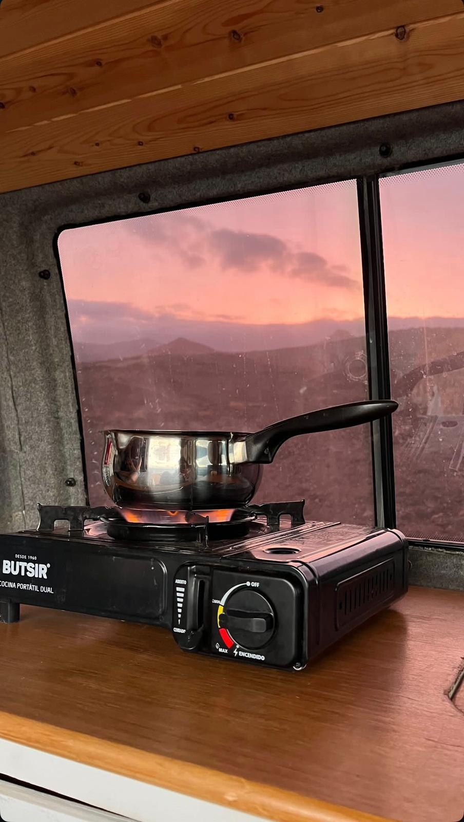Rusty camper – interior kitchen area